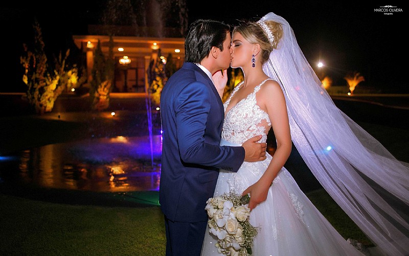 Caroline Guzzo e Luis Henrique Assis Nunes 